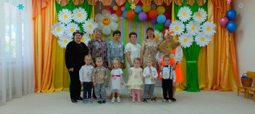 Малыши прощаются с яслями. Малыши прощаются с яслями.